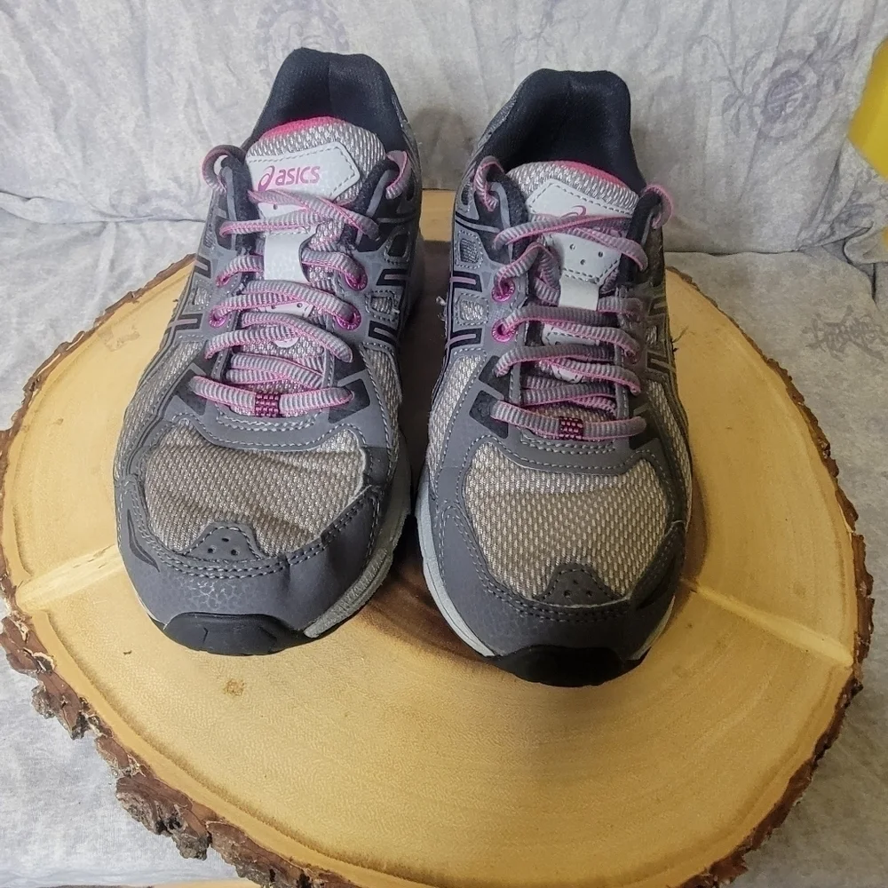 Asics Gel Venture  women's size 7.5 running, walking,training, comfortable. - Picture 2 of 9